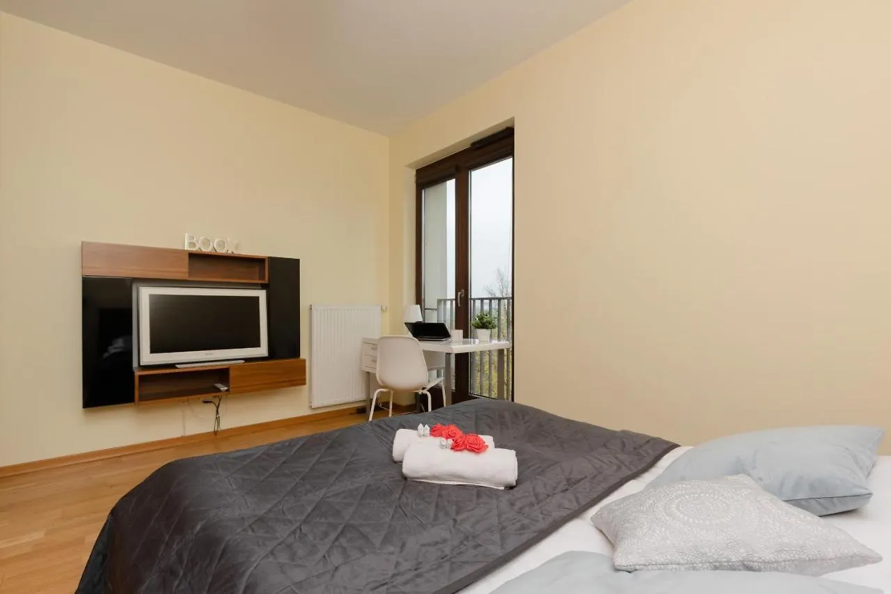 Warsaw Srodmiescie Apartment With Balcony By Noclegi Renters